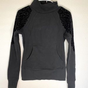 Lululemon Women’s Black Flock Sweater NWT 4
